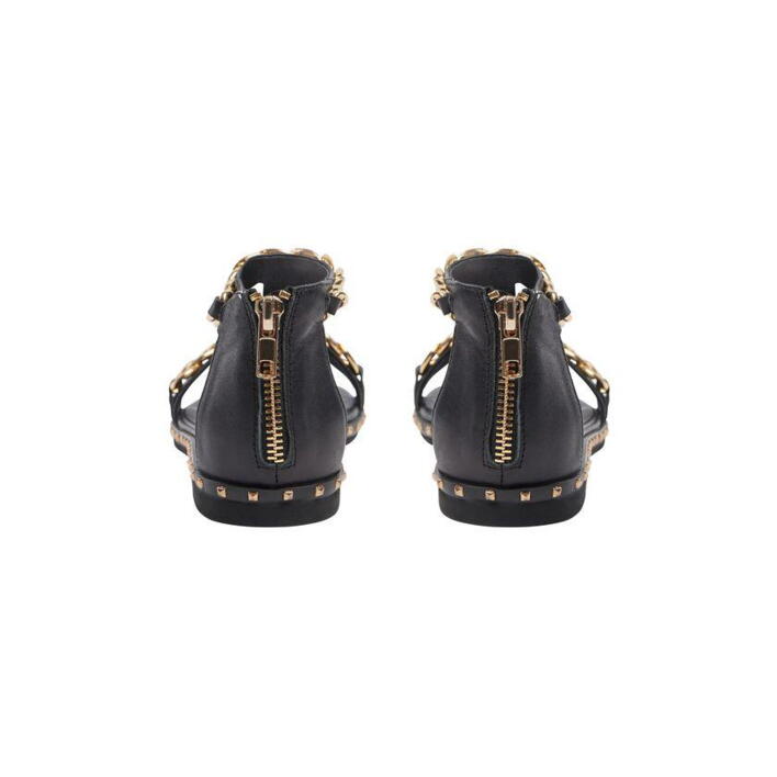 SOFIE SCHNOOR - S242751 - Sandal med guld nitter og kæde - Sort